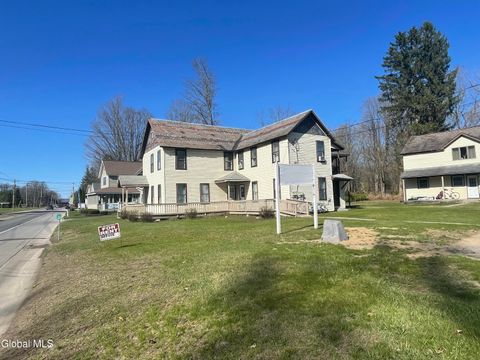 Photo of 524 Maple Avenue #Apt 3, Wilton, NY 12866 (MLS # 202526404)