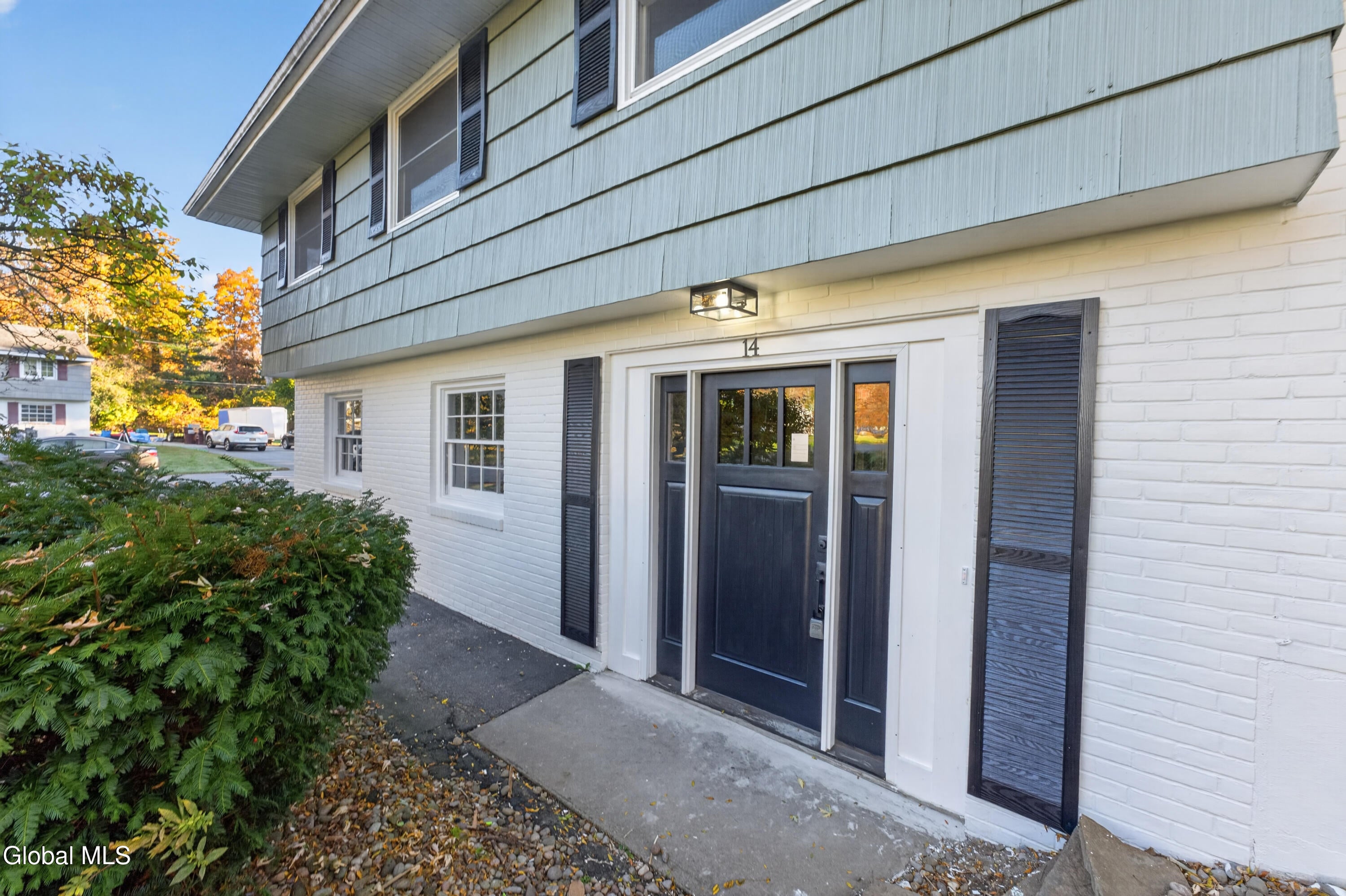 14 Compton Place