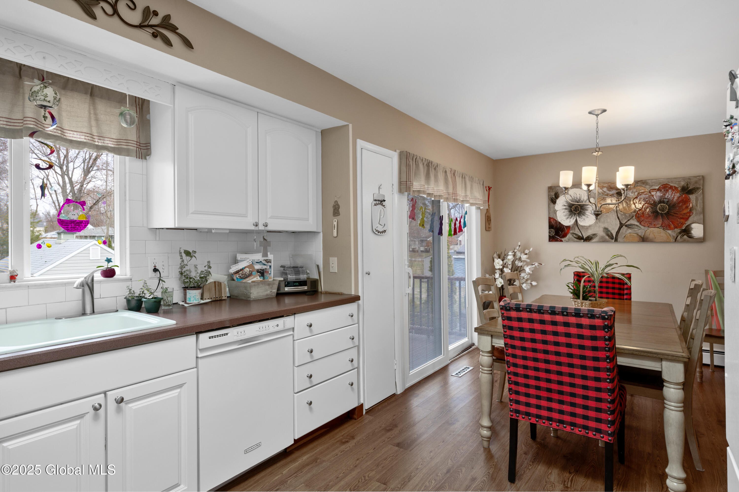 35 Lincoln Avenue, Colonie, New York image 9