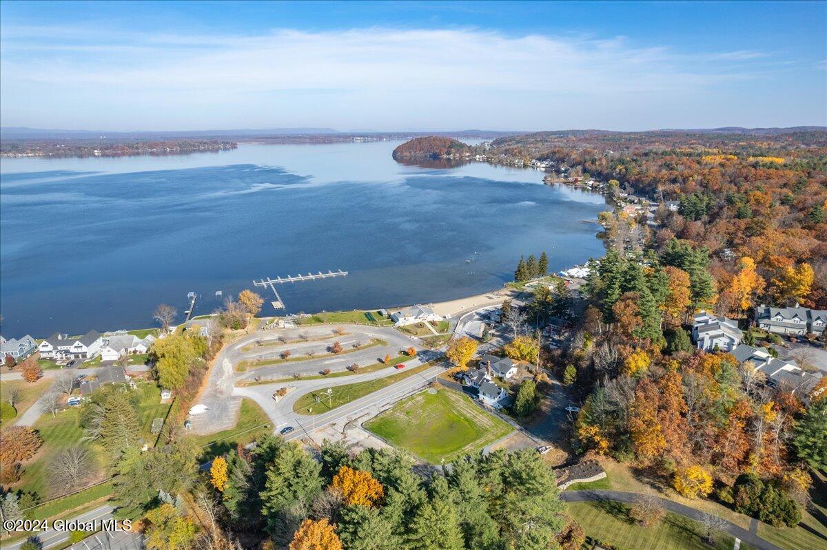 L2 Ny-9p, Saratoga Springs, New York image 3