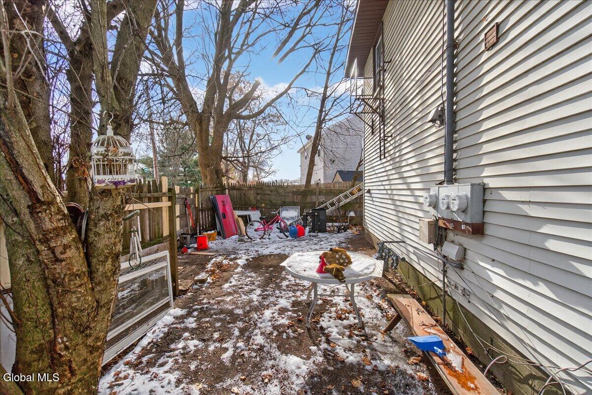 Watervliet, New York 12189, United States, 4 Bedrooms Bedrooms, ,3 BathroomsBathrooms,Residential,Active,256403