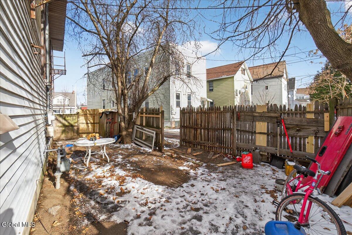 Watervliet, New York 12189, United States, 4 Bedrooms Bedrooms, ,3 BathroomsBathrooms,Residential,Active,256403