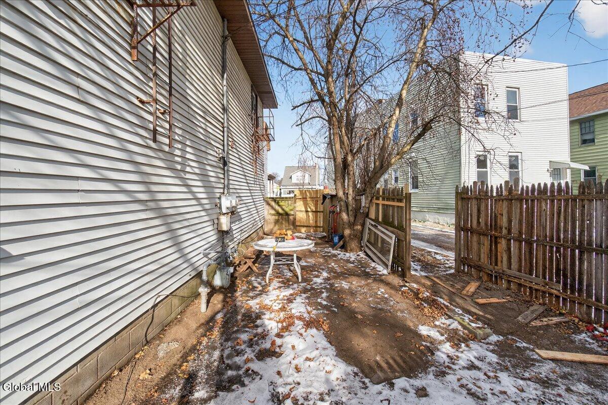 Watervliet, New York 12189, United States, 4 Bedrooms Bedrooms, ,3 BathroomsBathrooms,Residential,Active,256403