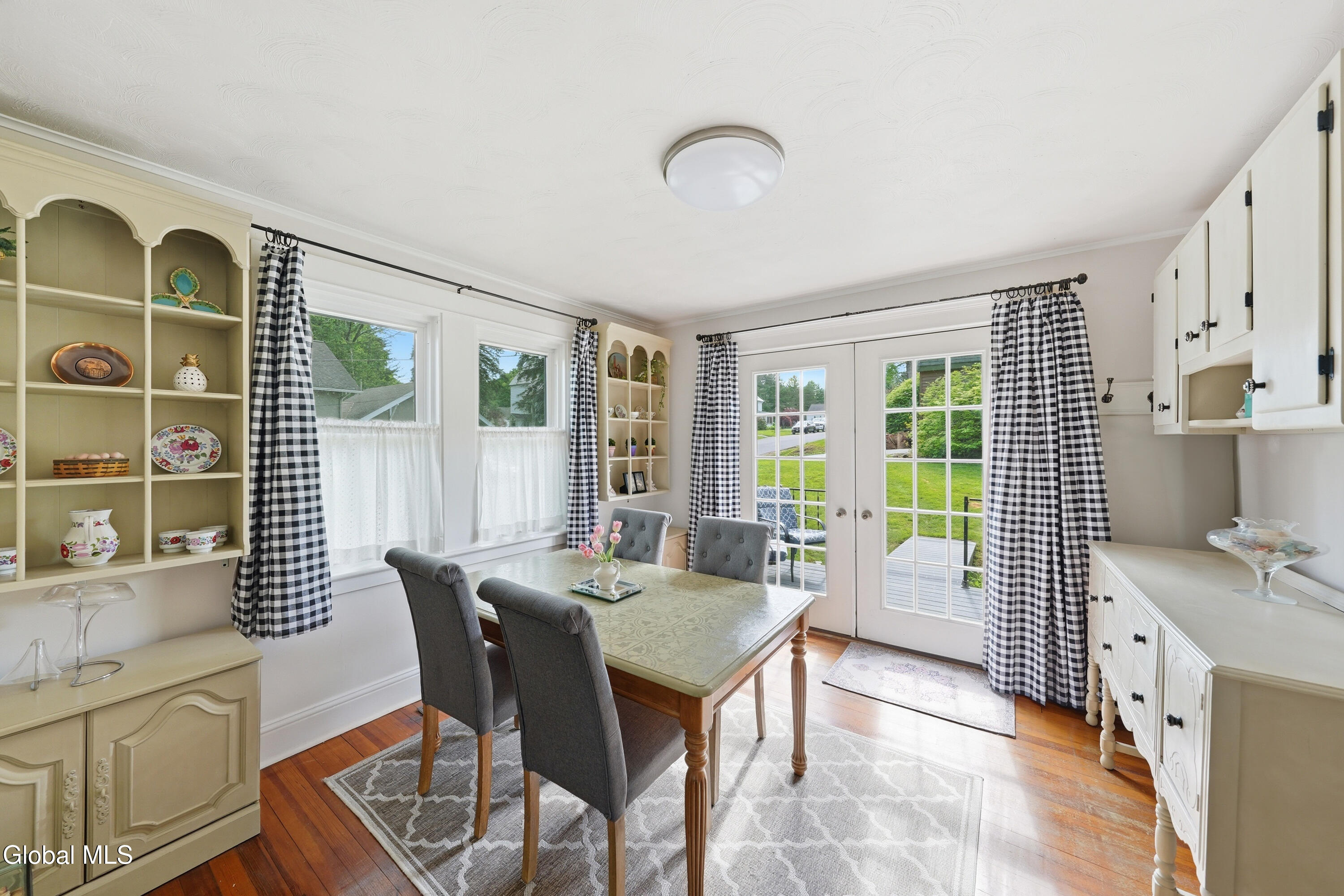 17 Midline Road