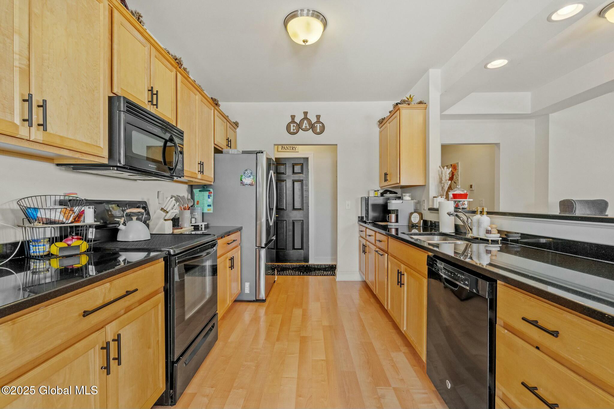 907 Vly Pointe Drive, Niskayuna, New York image 12