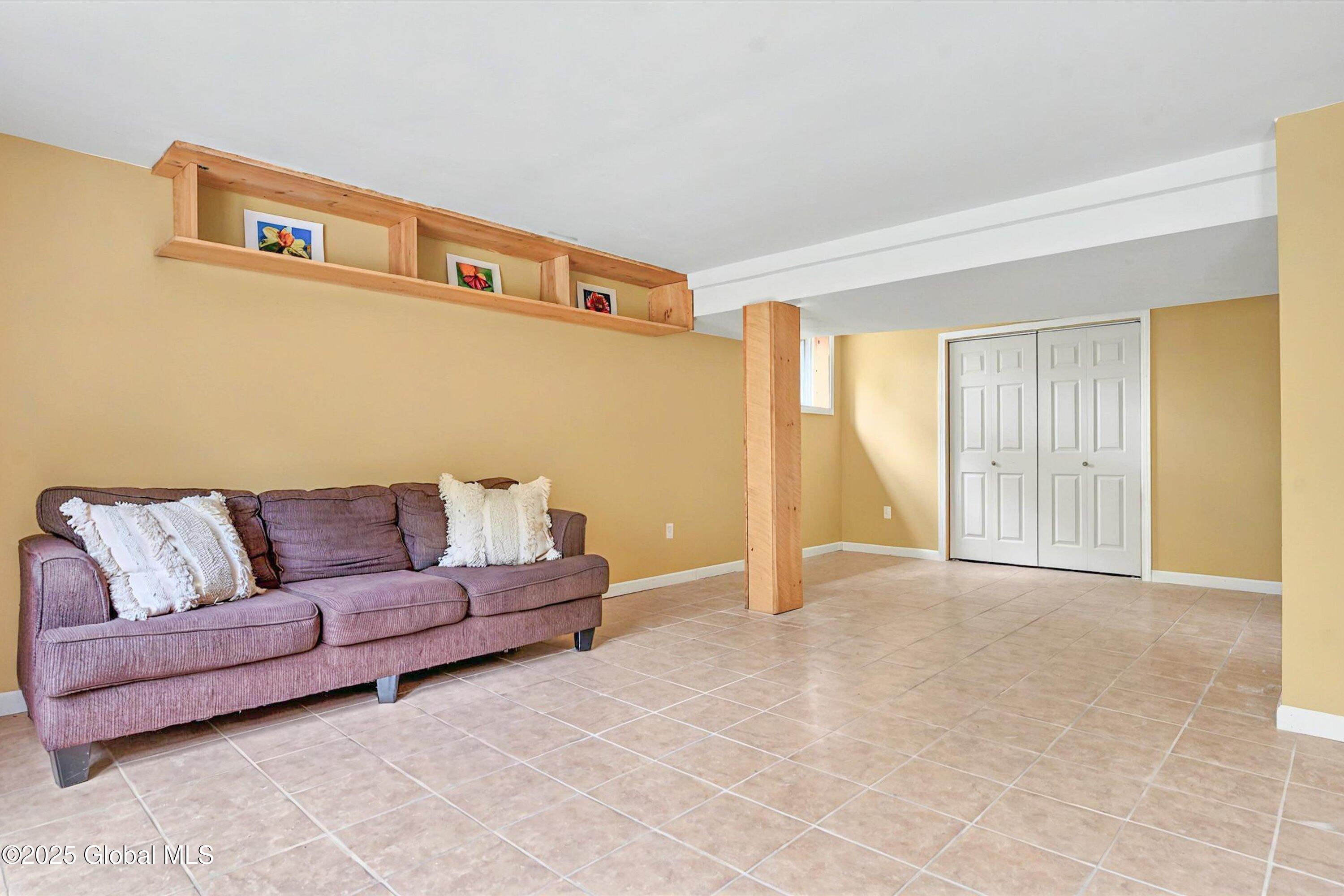 18 Kitchell Lane, Queensbury, New York image 44