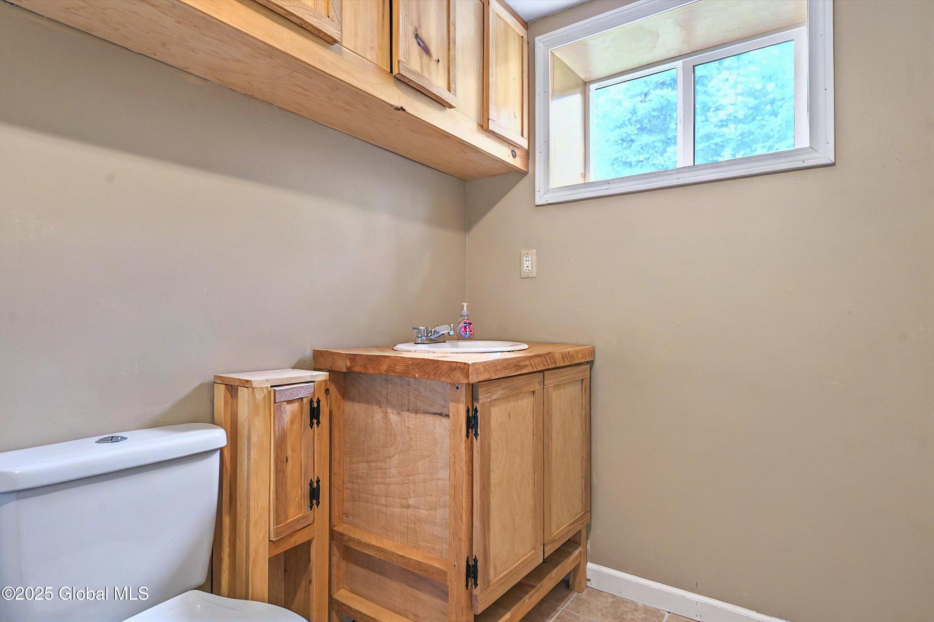 18 Kitchell Lane, Queensbury, New York image 50