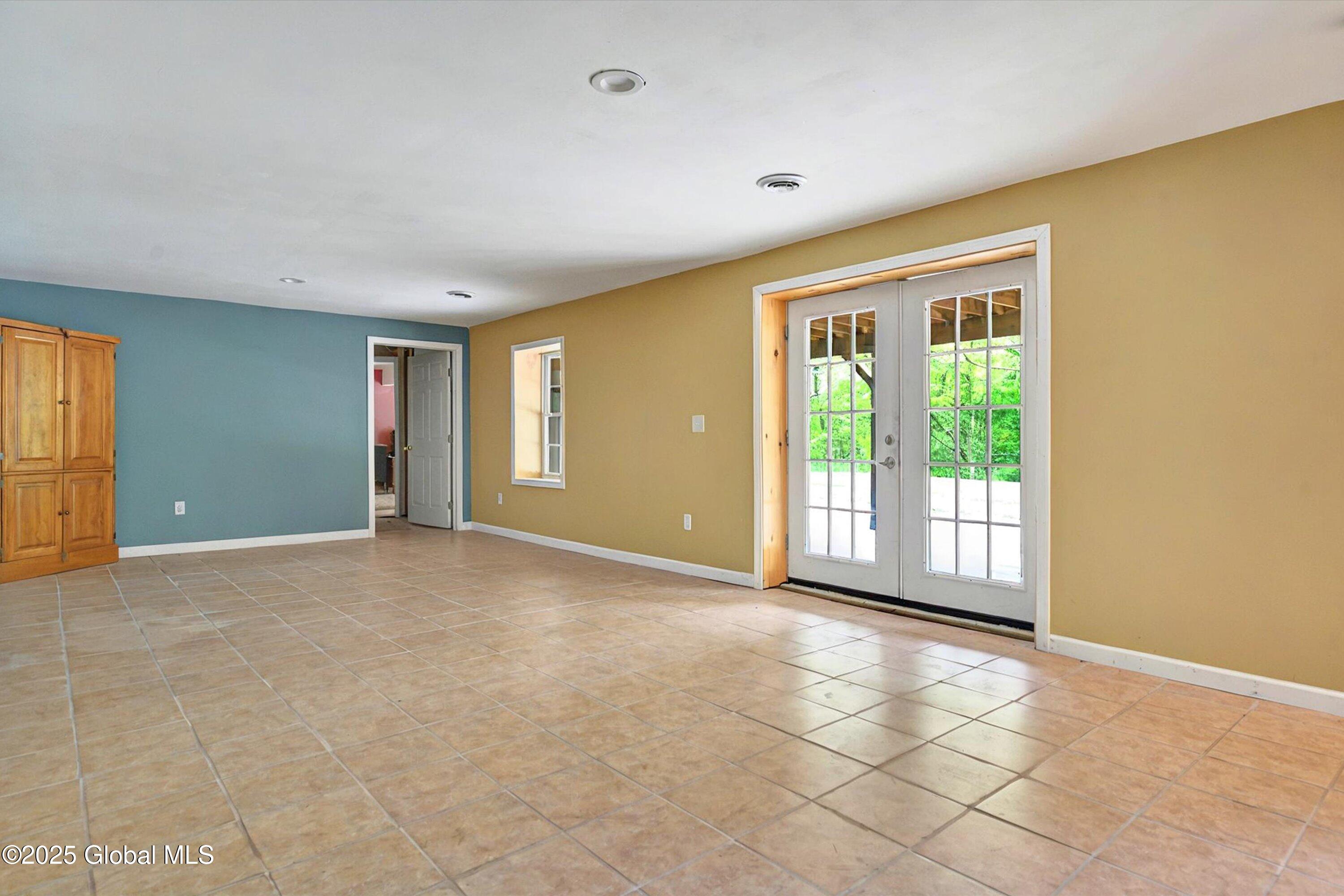 18 Kitchell Lane, Queensbury, New York image 42
