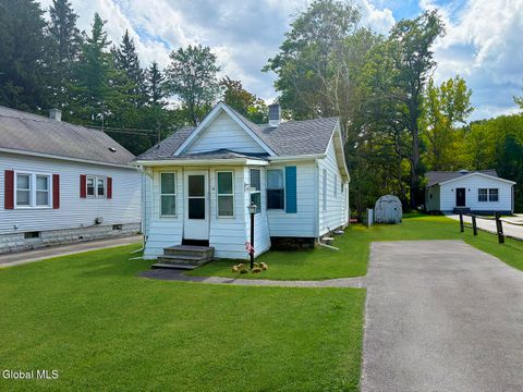 Photo of 38 Morris Road, Schenectady, NY 12304 (MLS # 202525905)