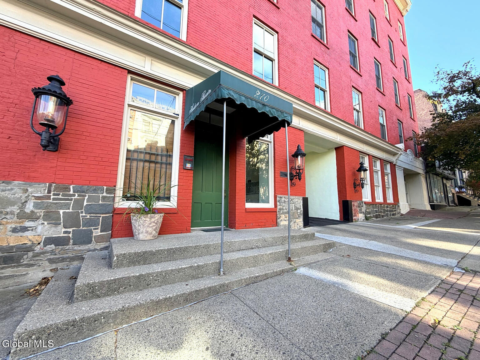 270 Hudson Avenue # 104