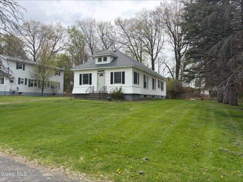Homes For Rent - 5 Mockingbird Hill<br/> Latham, NY 12110