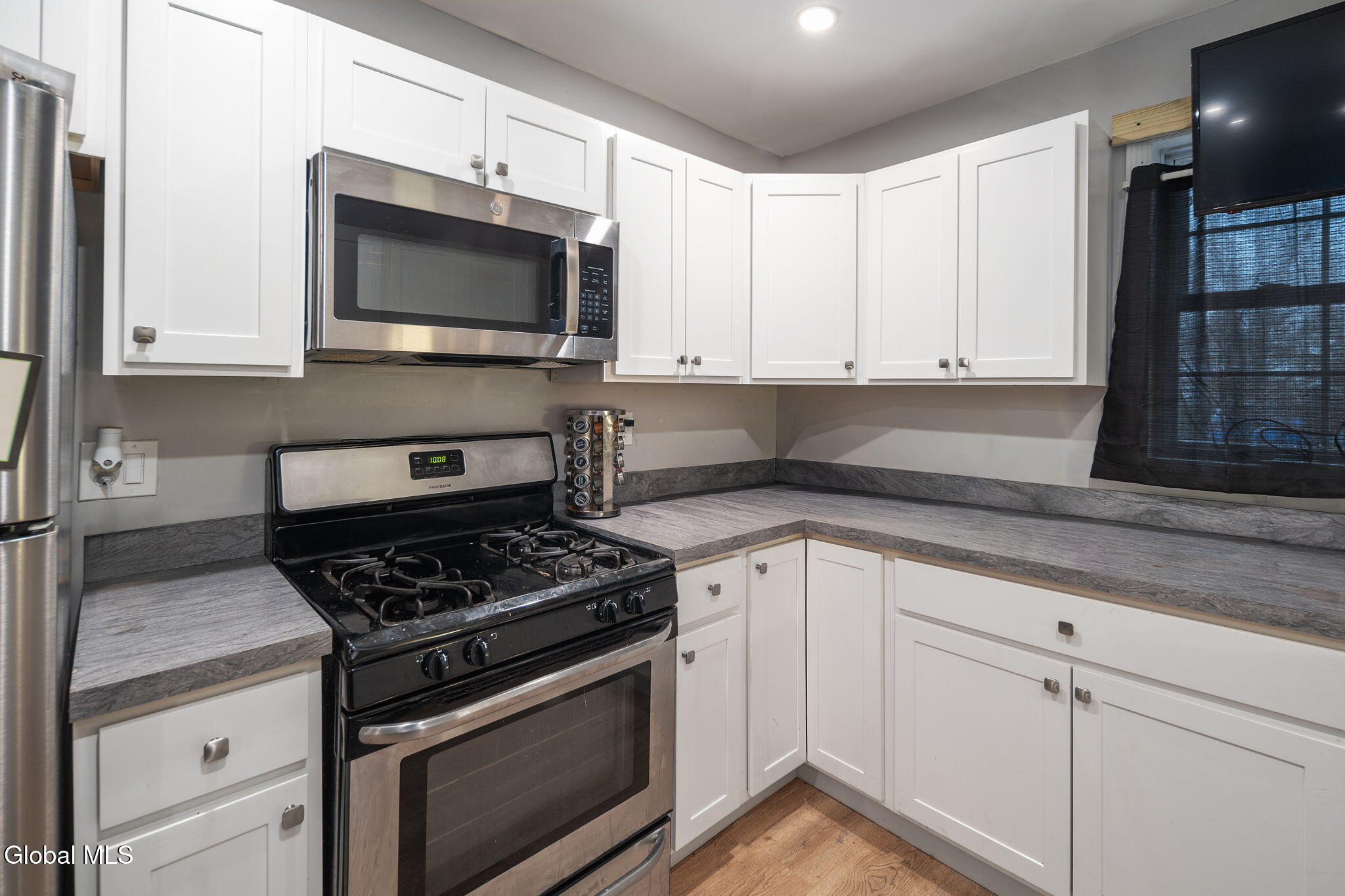 2413-2415 6th Avenue