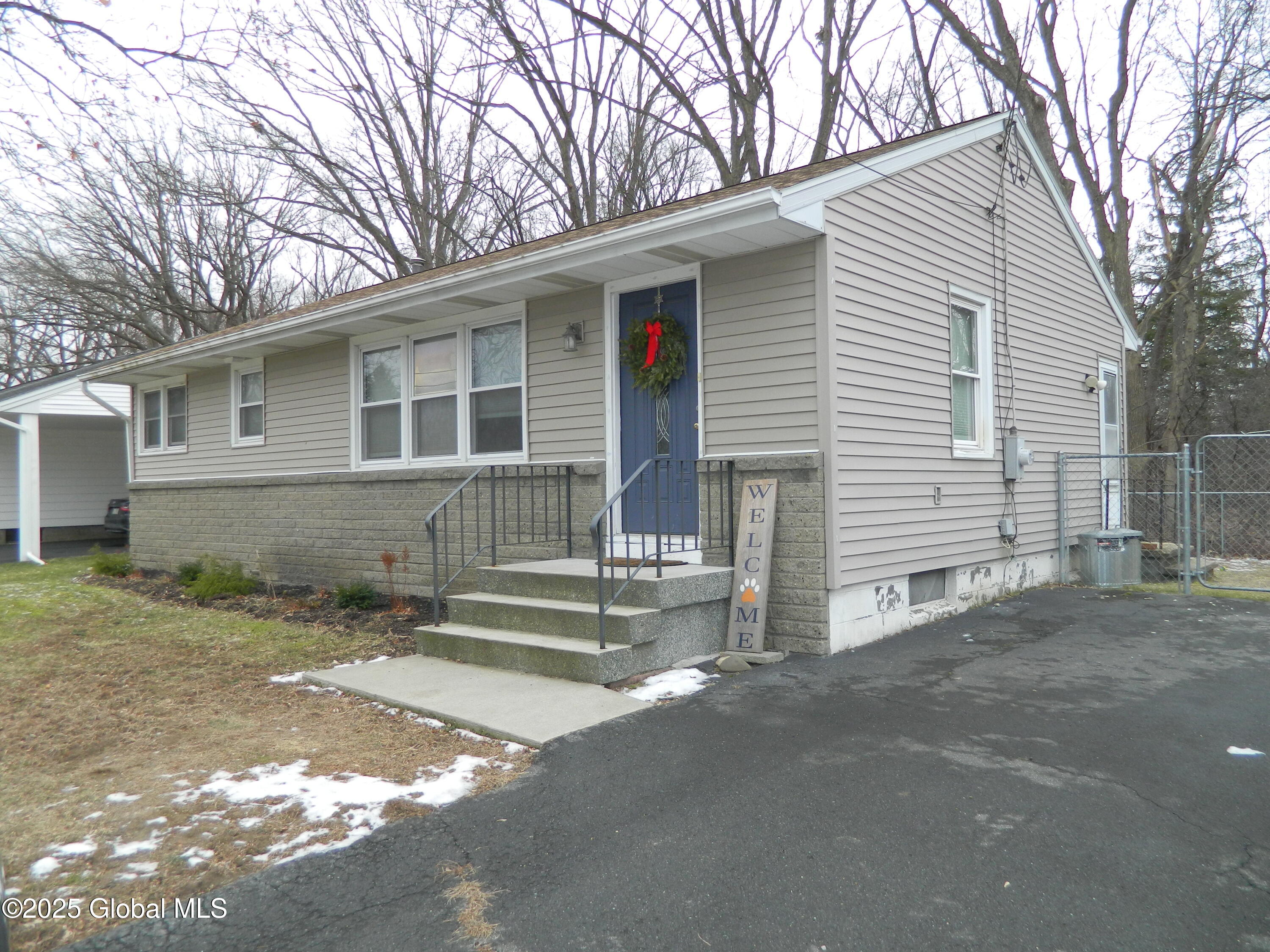 8 Riverview Terrace, Rensselaer, New York image 2