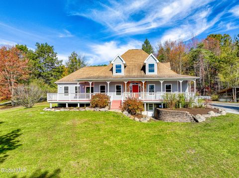 Photo of 105 Morner Road, Rensselaer, NY 12180 (MLS # 202528113)