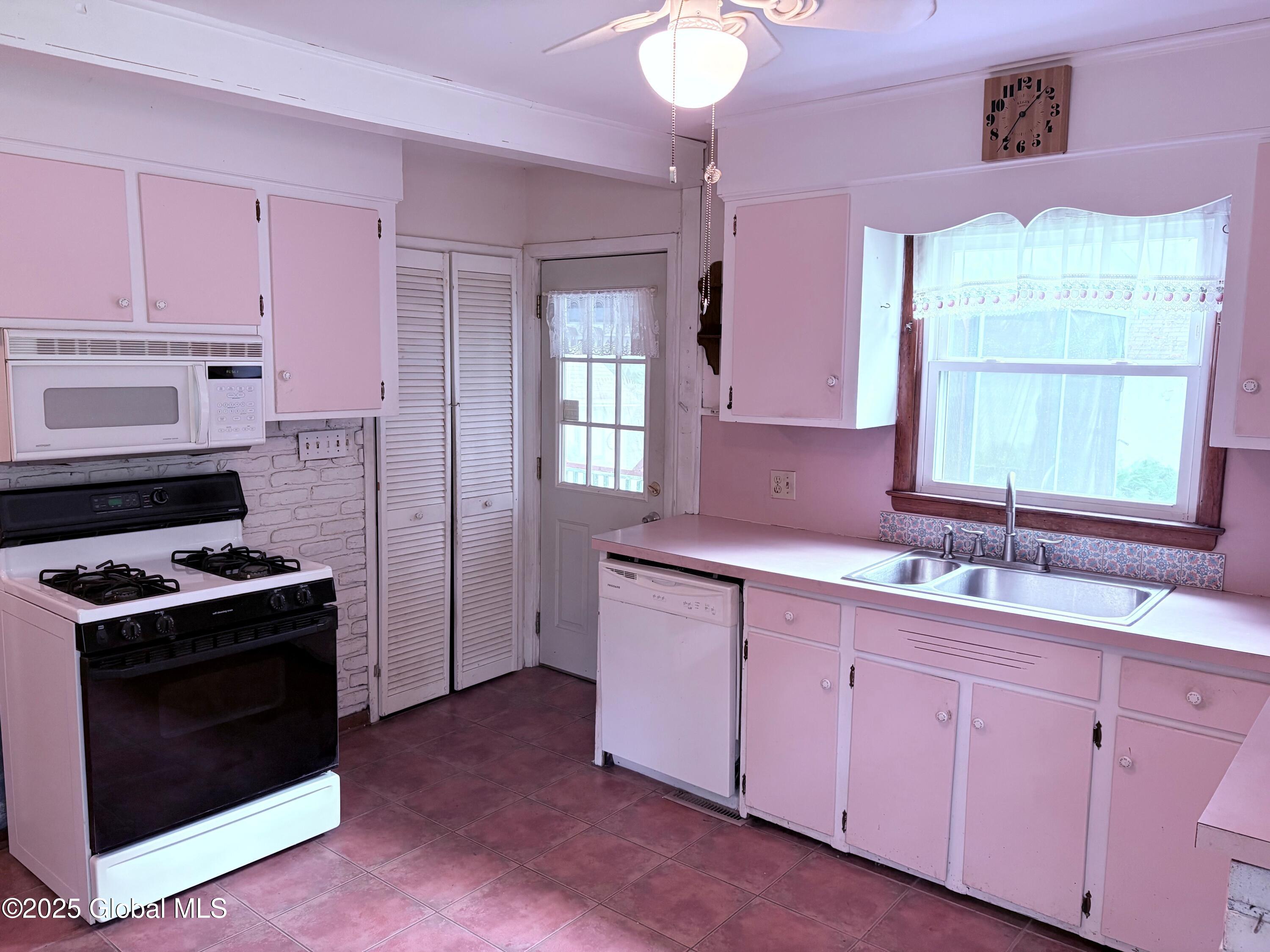 8 Lee Avenue, Rexford, New York image 6