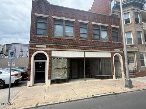 Photo of 170 Lafayette Street, Schenectady, NY 12305 (MLS # 202619313)