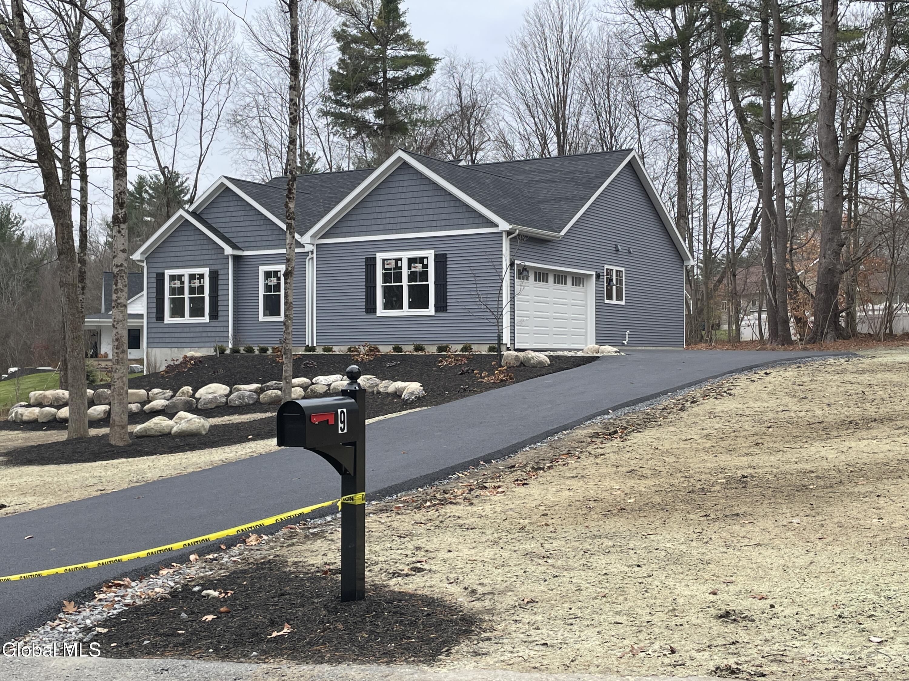 Wilton, New York 12831, United States, 3 Bedrooms Bedrooms, ,2 BathroomsBathrooms,Residential,Pending,134568