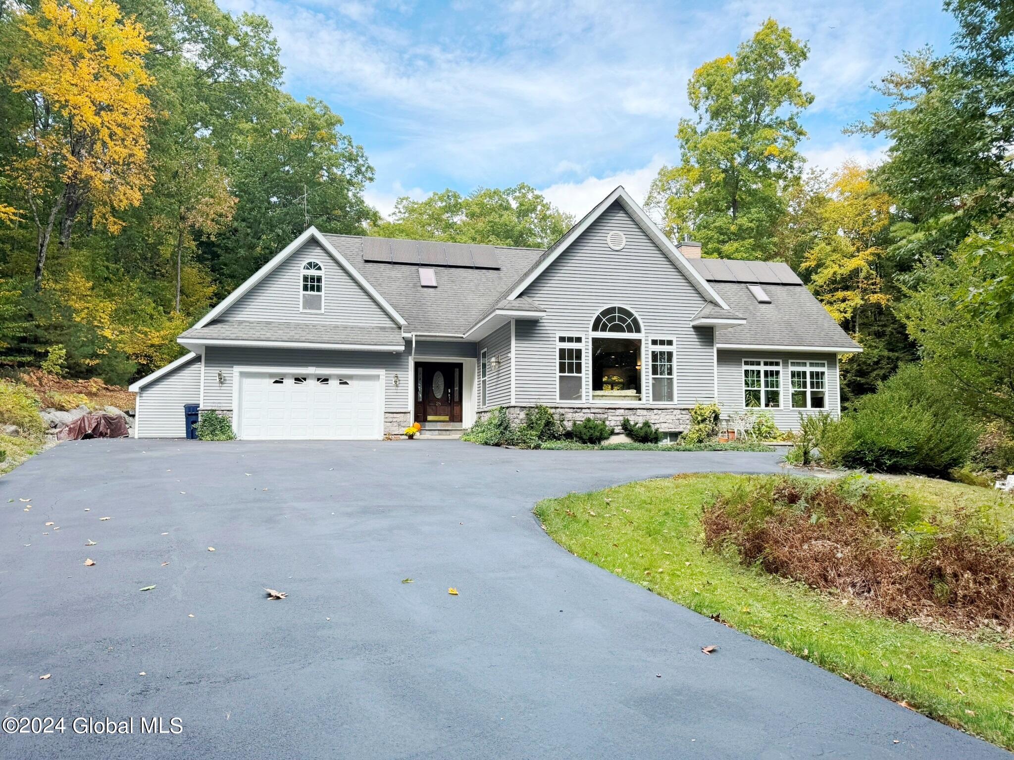 28 Victor Lane, Averill Park, New York image 1