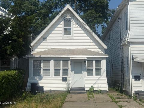 Photo of 1125 Cutler Street, Schenectady, NY 12303 (MLS # 202521947)