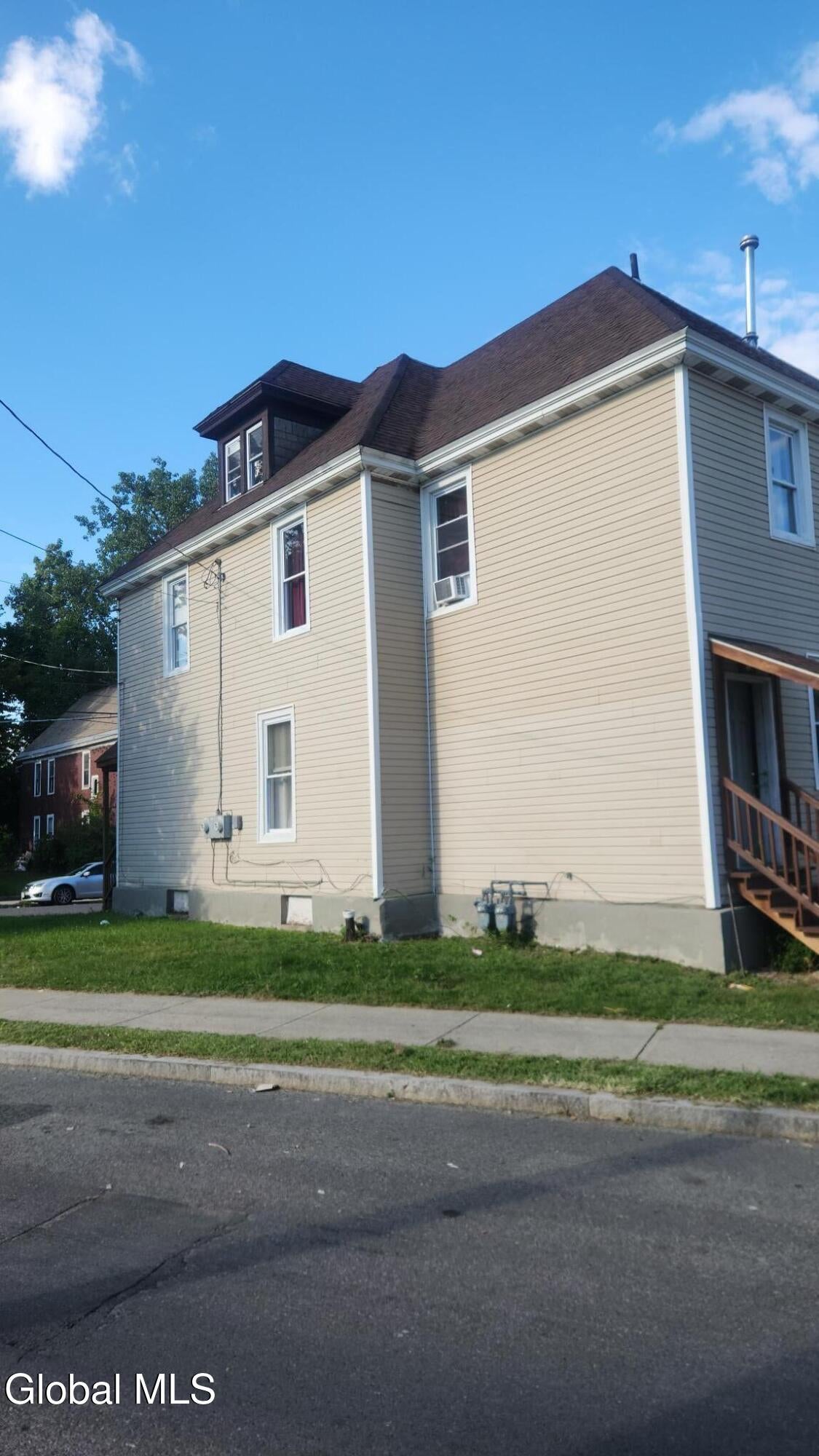 465 Hulett Street