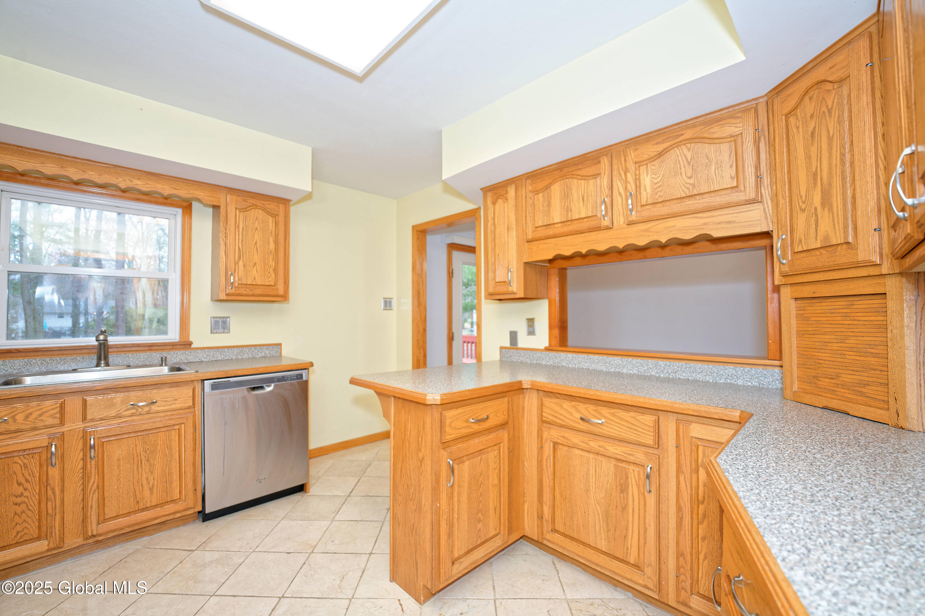 4 Avocado Court, Clifton Park, New York image 8