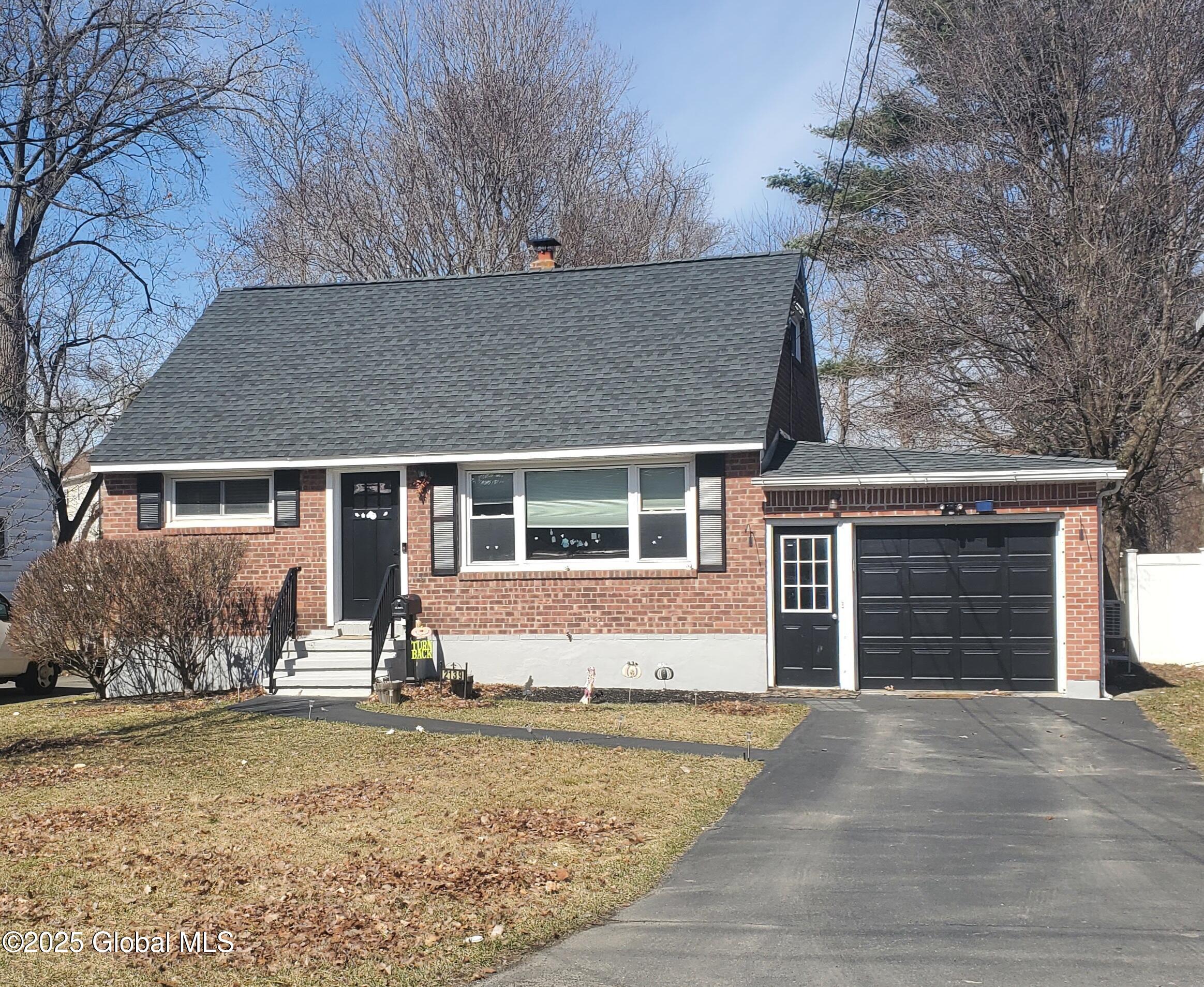 2139 Robinwood Avenue, Schenectady, New York image 2