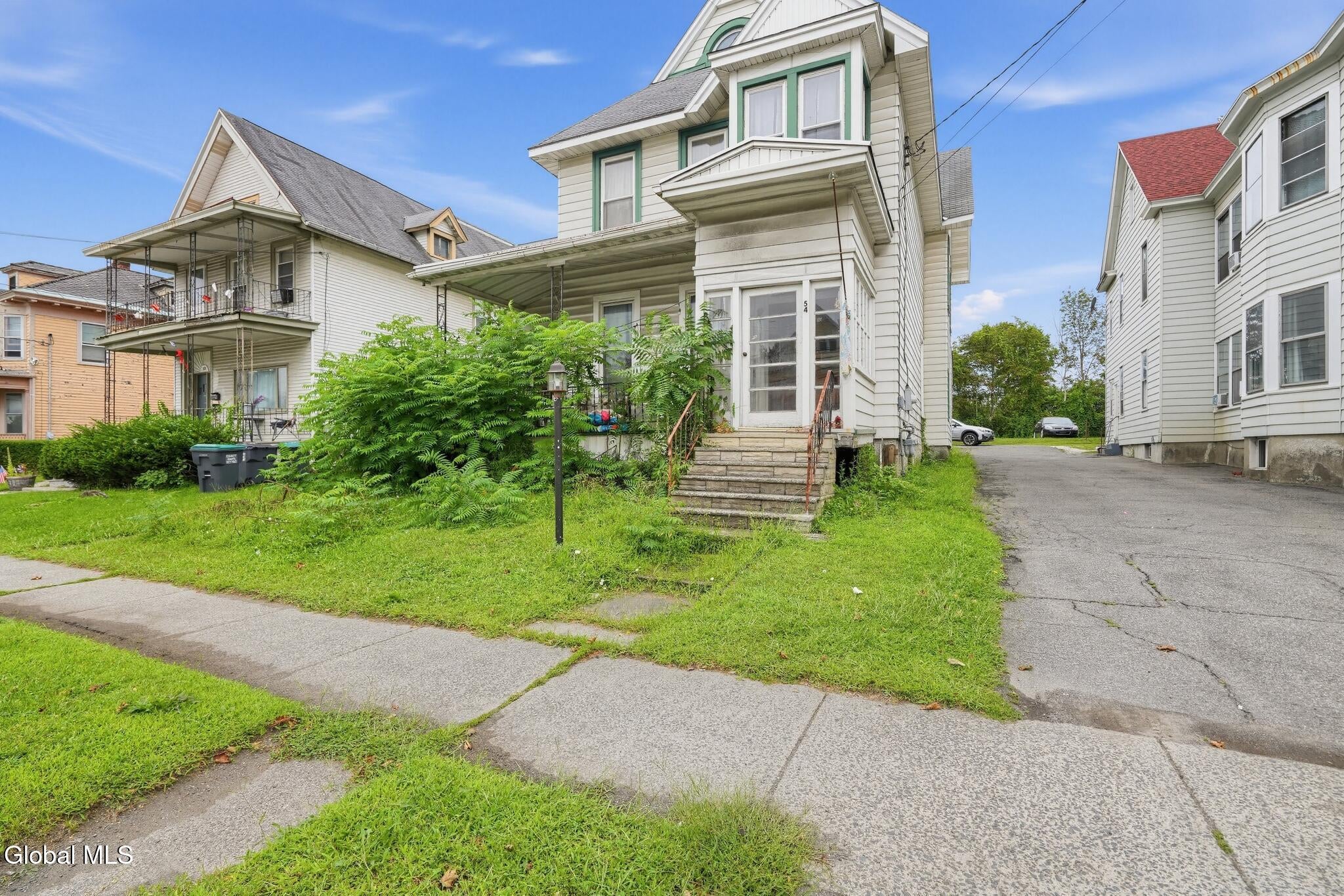 54 Saratoga Avenue