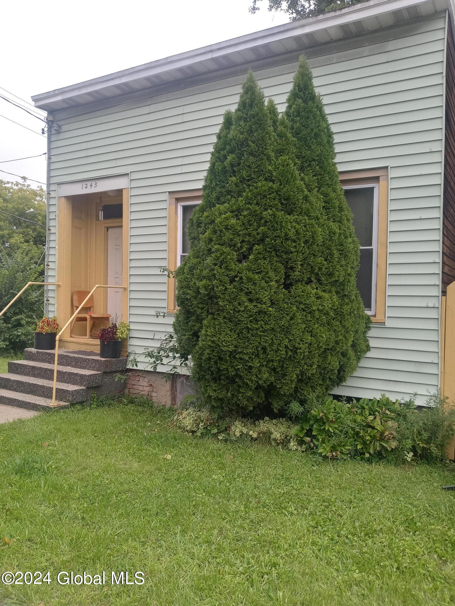 Listing image 1