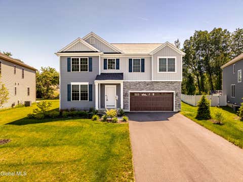 Homes For Sale - 27 Wheatfield Way<br/> Clifton Park, NY 12118