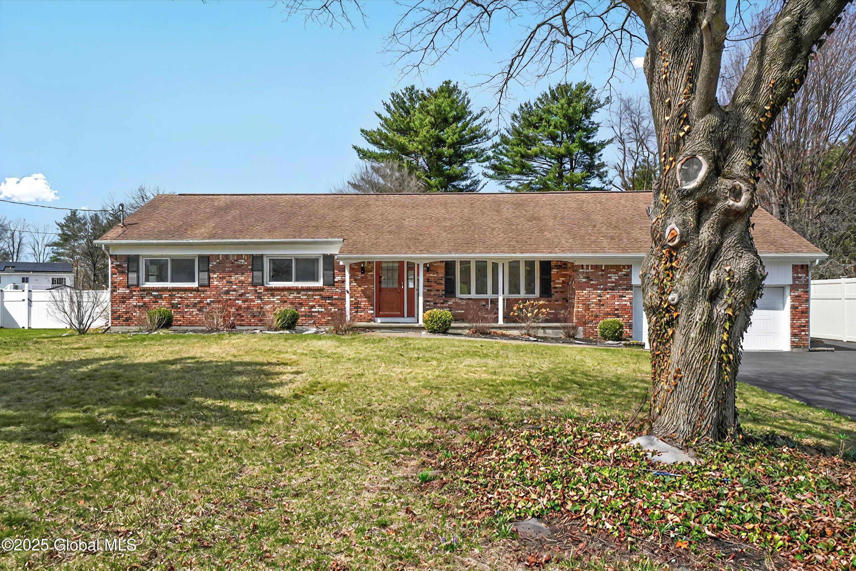 7 Crestwood Drive, Clifton Park, New York image 3