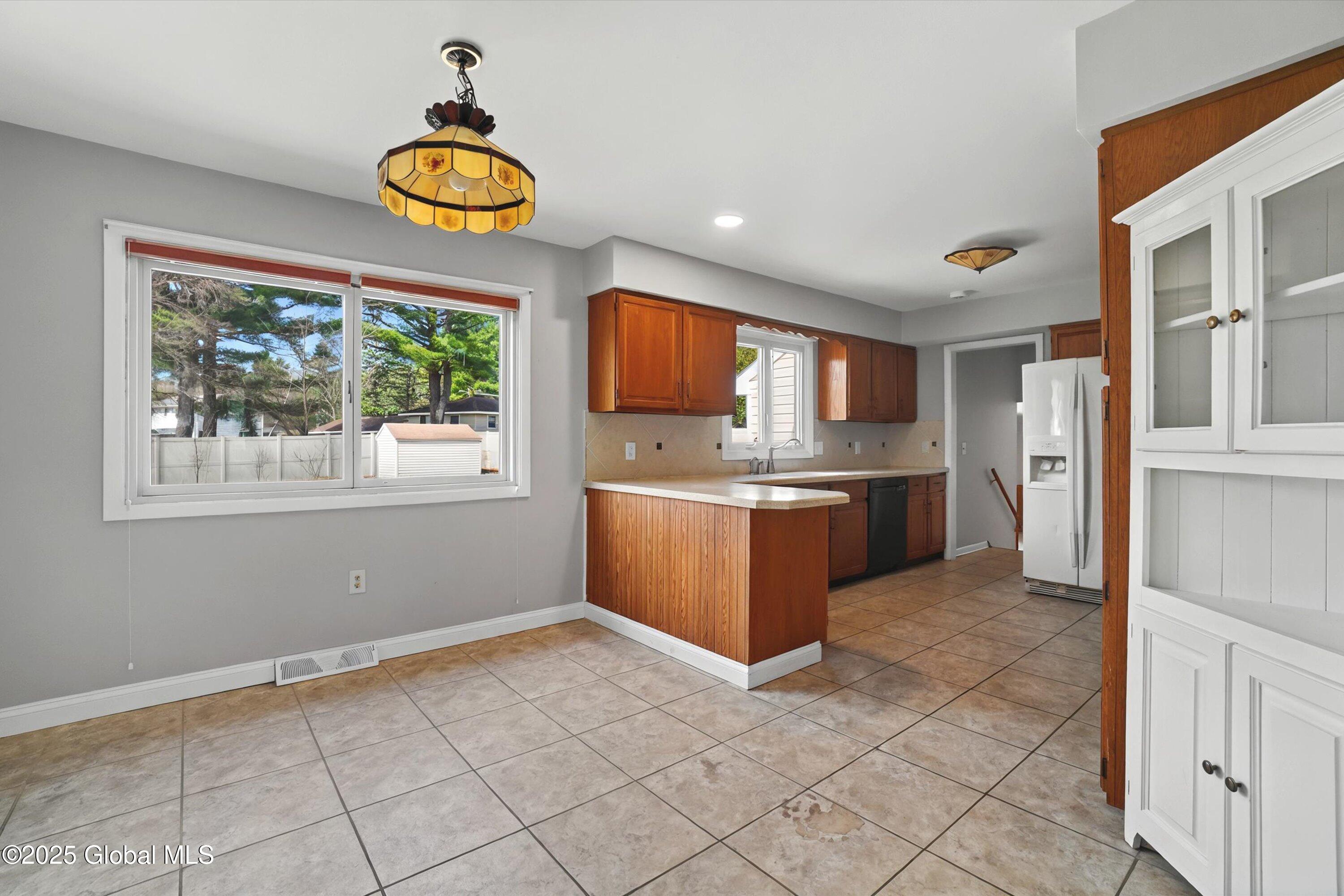 7 Crestwood Drive, Clifton Park, New York image 13