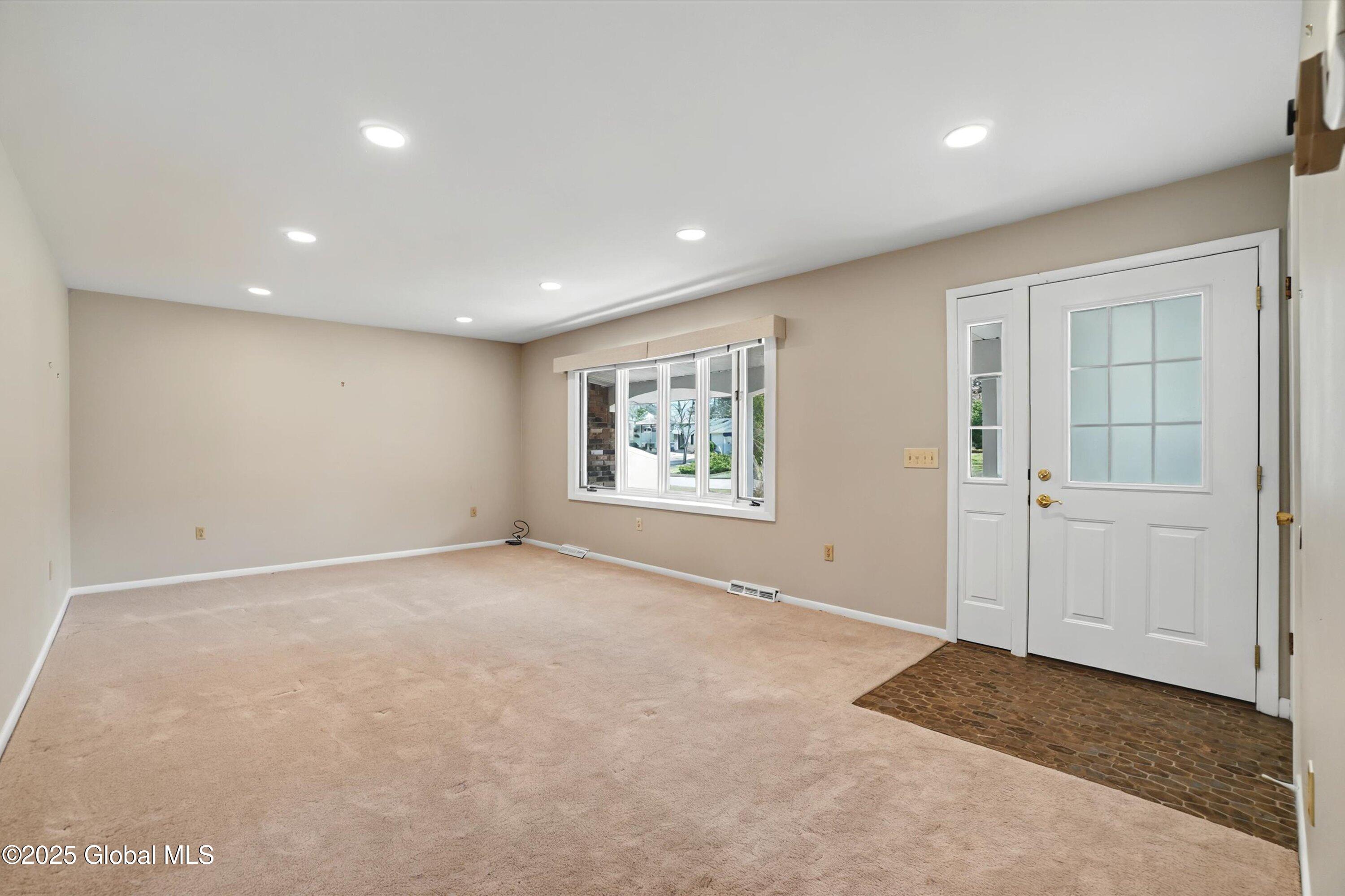 7 Crestwood Drive, Clifton Park, New York image 8