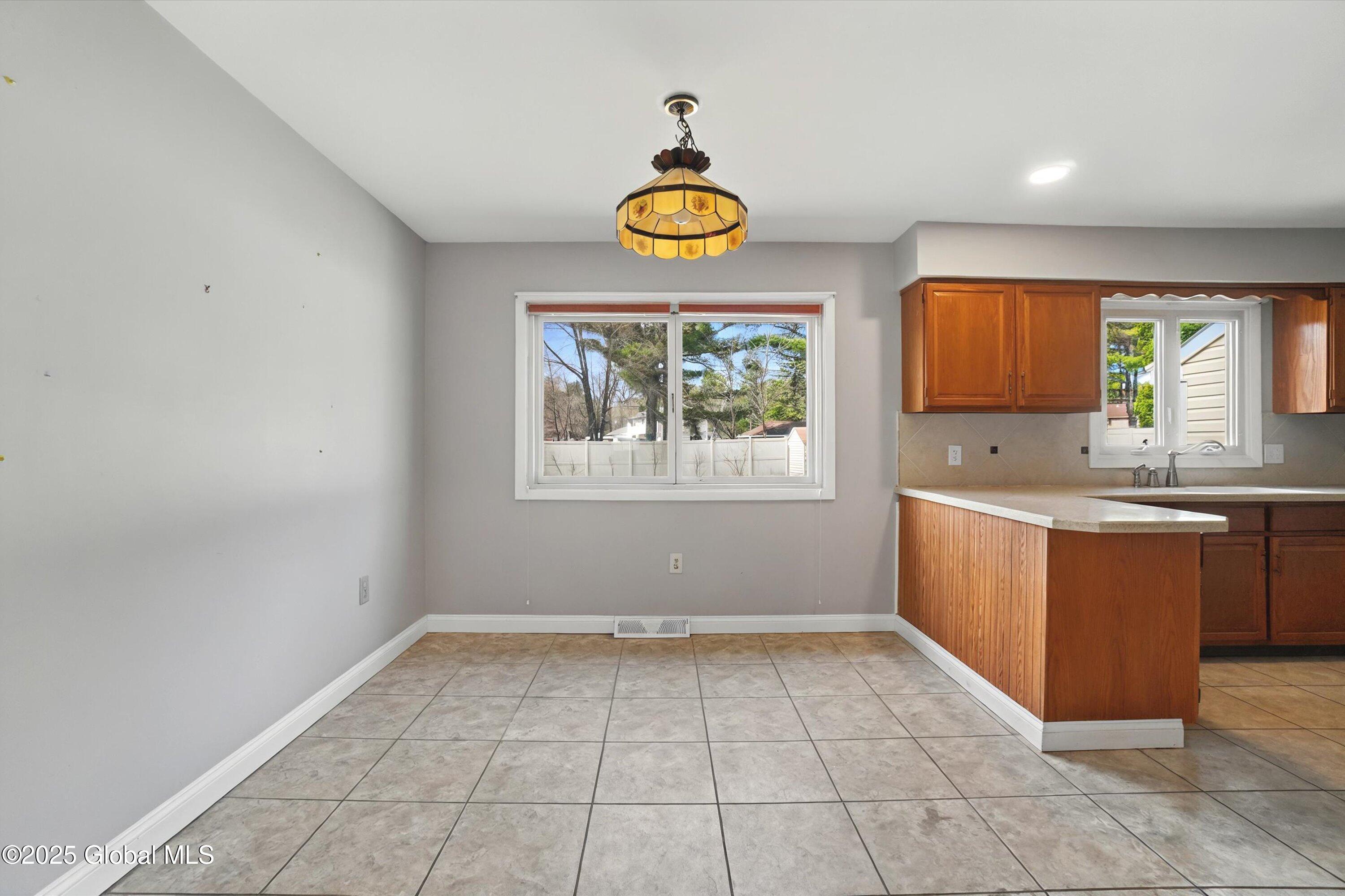7 Crestwood Drive, Clifton Park, New York image 12