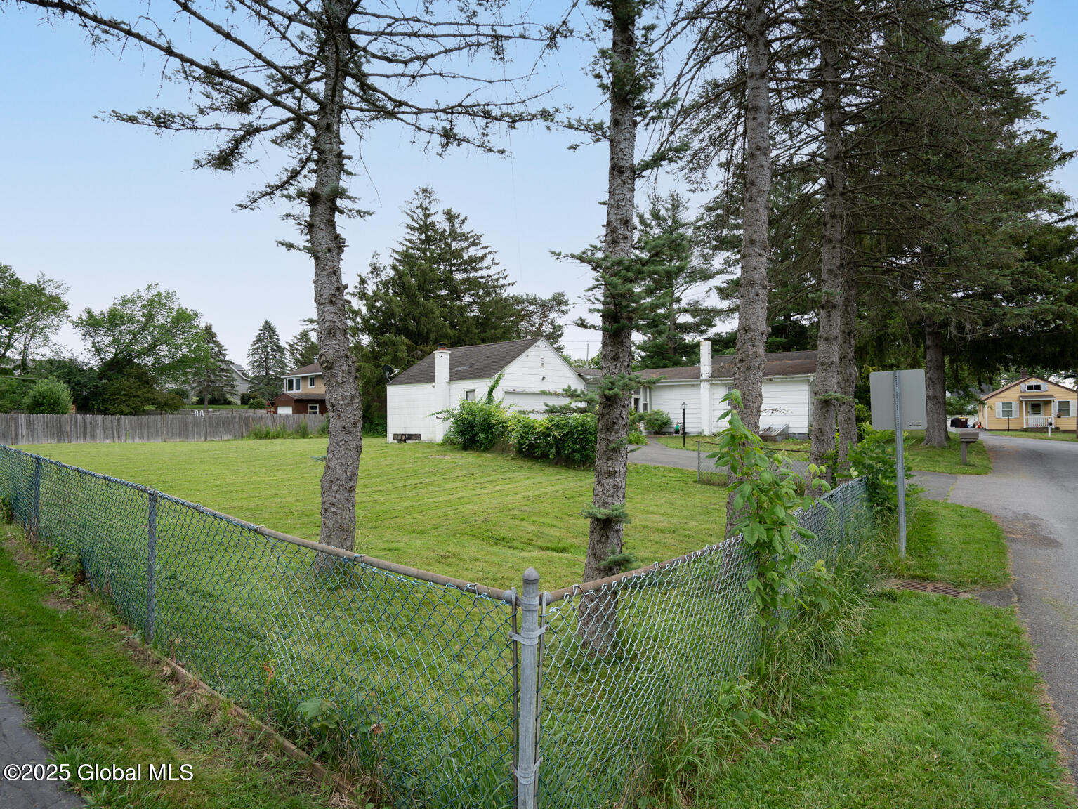 Latham, New York 12110, United States, 3 Bedrooms Bedrooms, ,2 BathroomsBathrooms,Residential,Active,162866