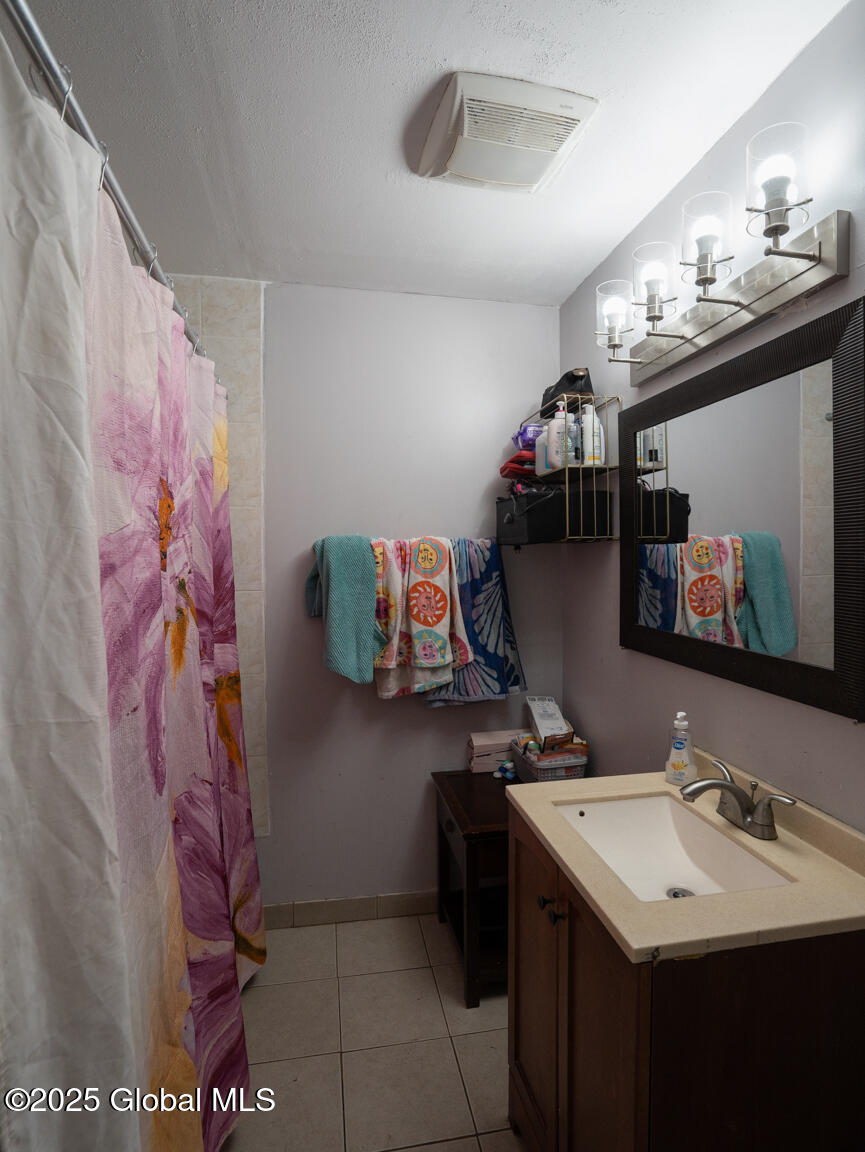 Latham, New York 12110, United States, 3 Bedrooms Bedrooms, ,2 BathroomsBathrooms,Residential,Active,162866