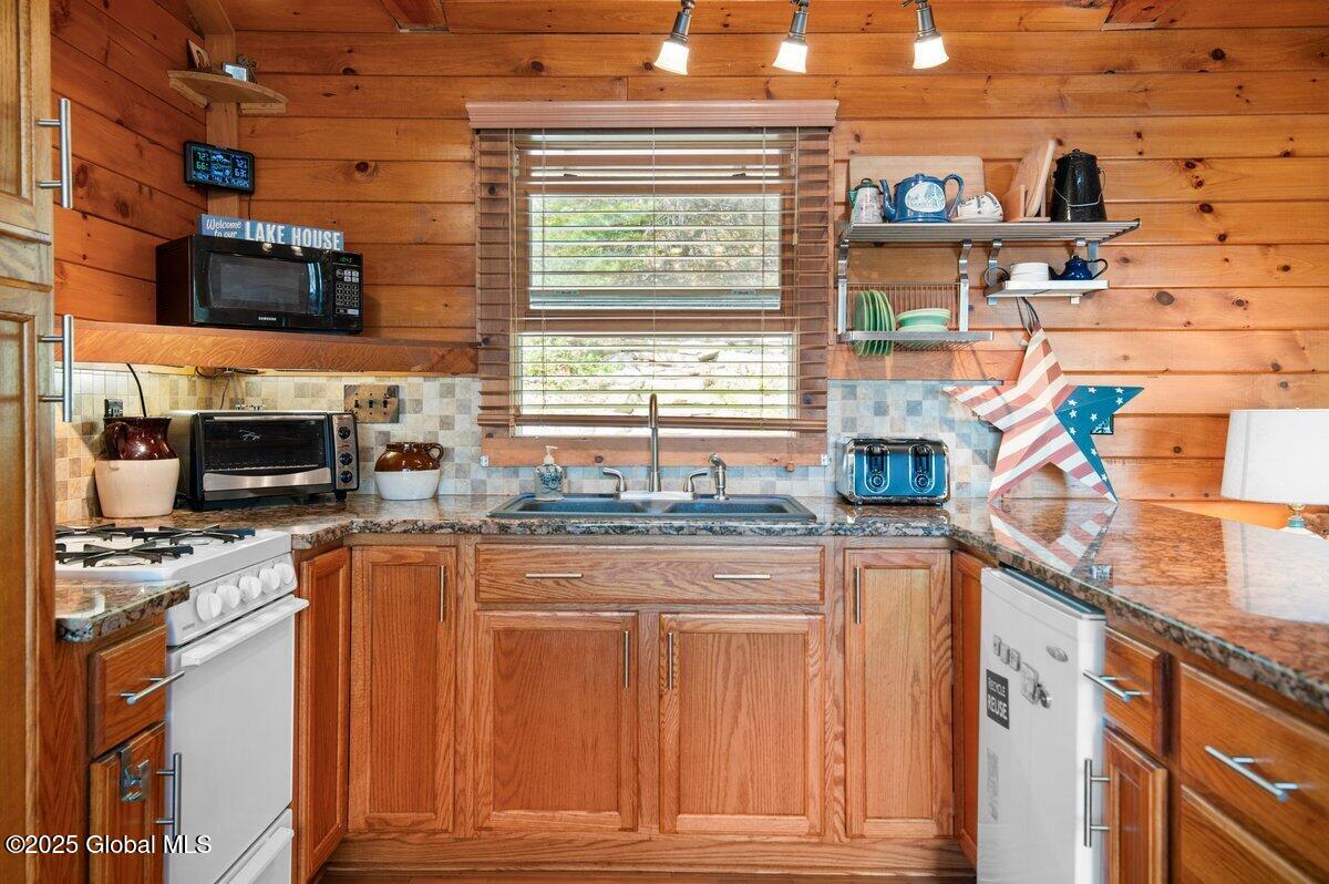 68 Clark Road, Keeseville, New York image 36