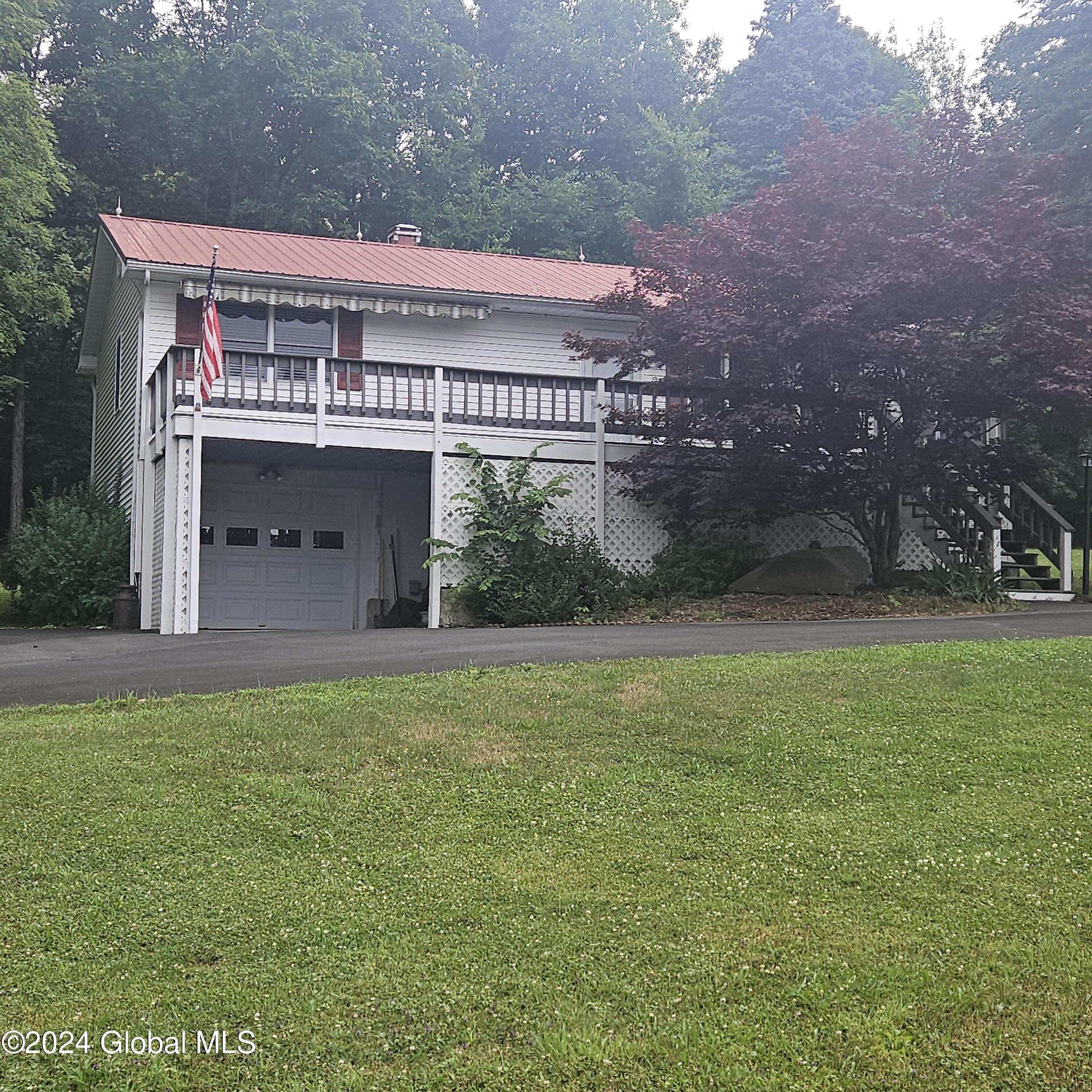 33 Enax Road, Freehold, New York image 1