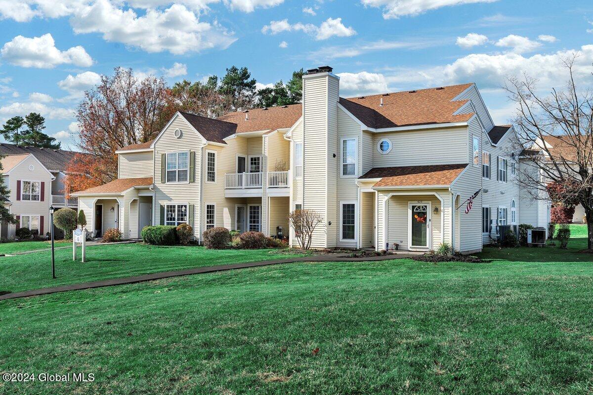 612 Apex Lane #612, Troy, New York image 1