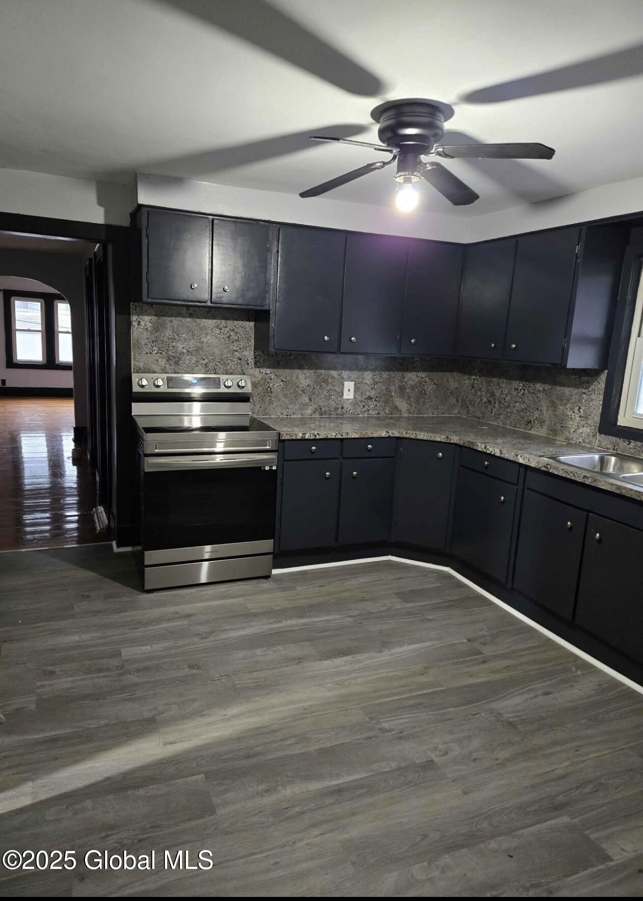 Schenectady, New York 12303, United States, 4 Bedrooms Bedrooms, ,2 BathroomsBathrooms,Residential,Active,162921