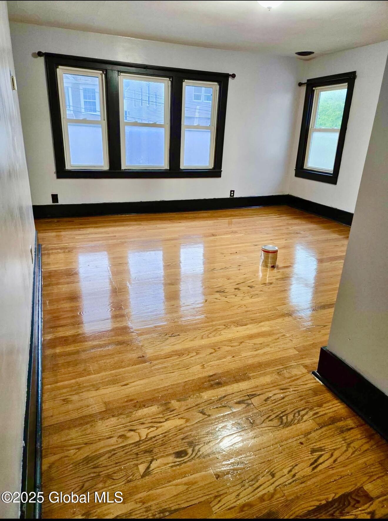 Schenectady, New York 12303, United States, 4 Bedrooms Bedrooms, ,2 BathroomsBathrooms,Residential,Active,162921