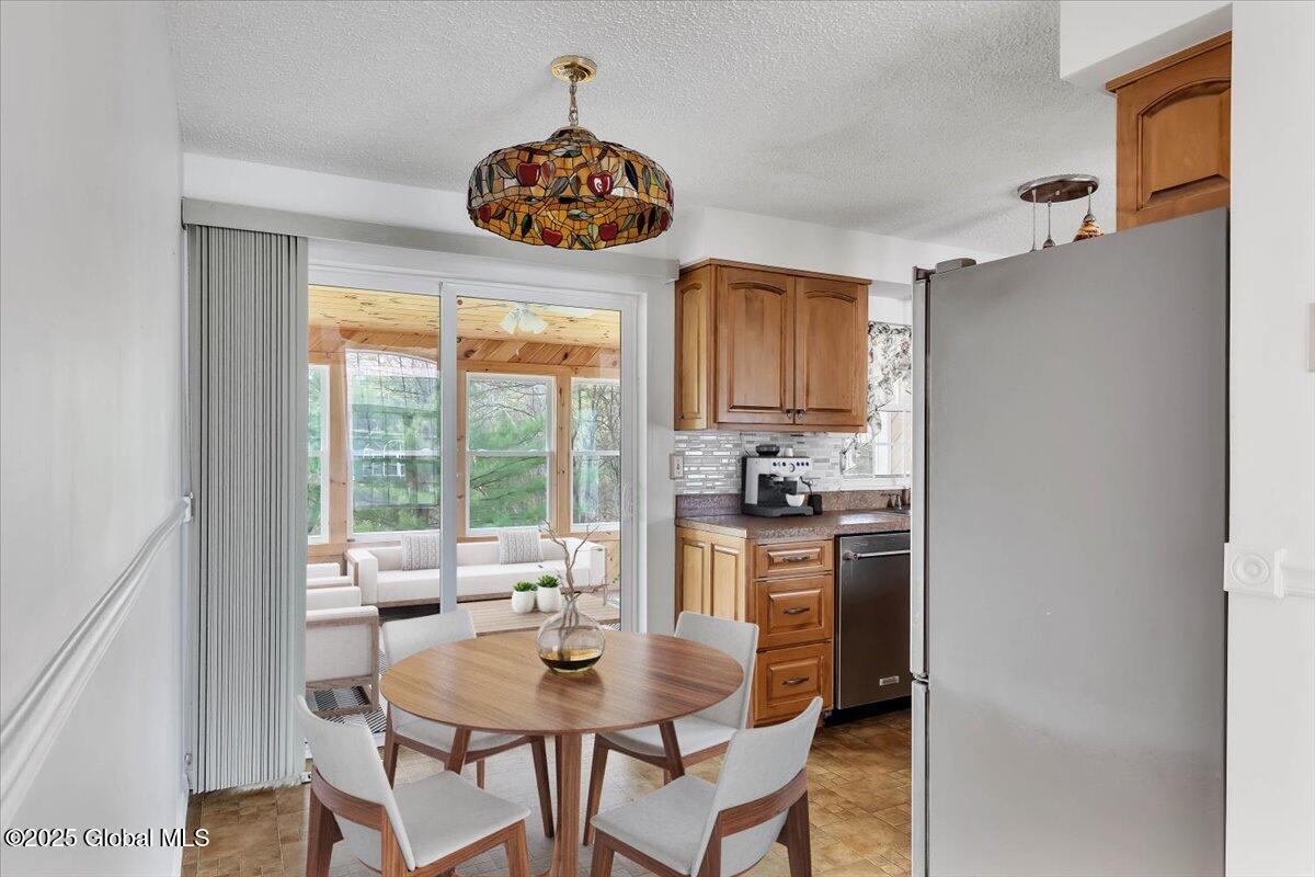 50 Glenbrook Court, Clifton Park, New York image 18