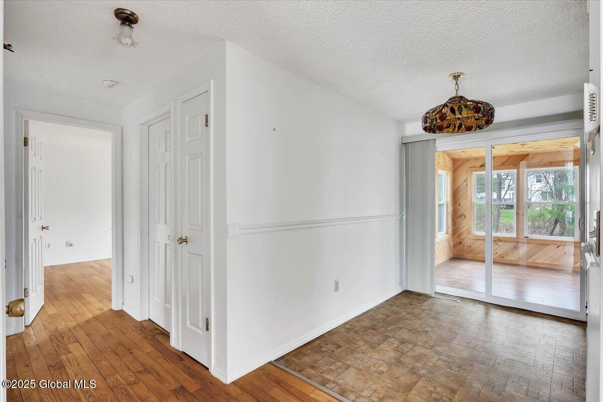 50 Glenbrook Court, Clifton Park, New York image 16