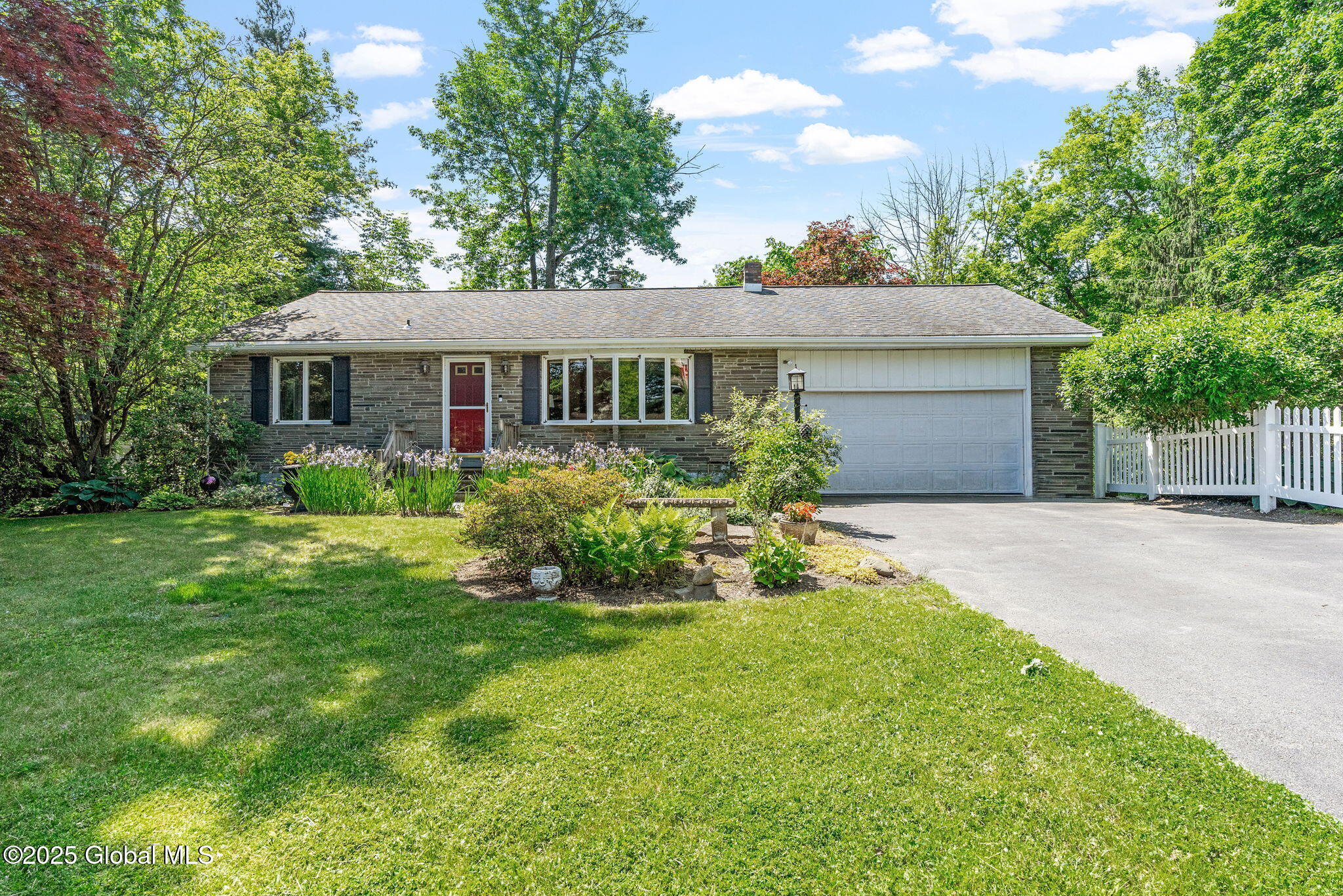 1100 Niskayuna Road, Niskayuna, New York image 2