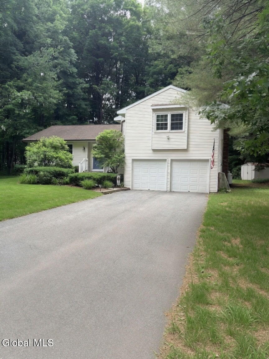 4 Woodlake Drive
