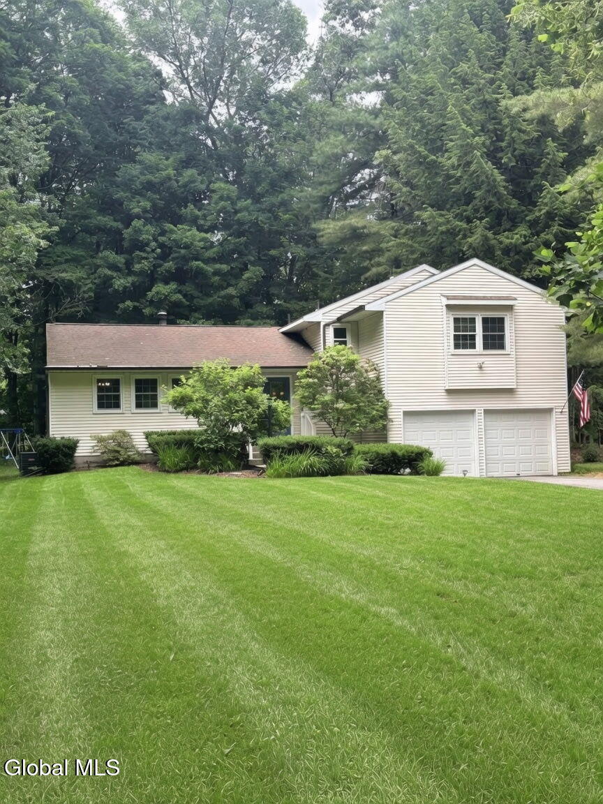 4 Woodlake Drive