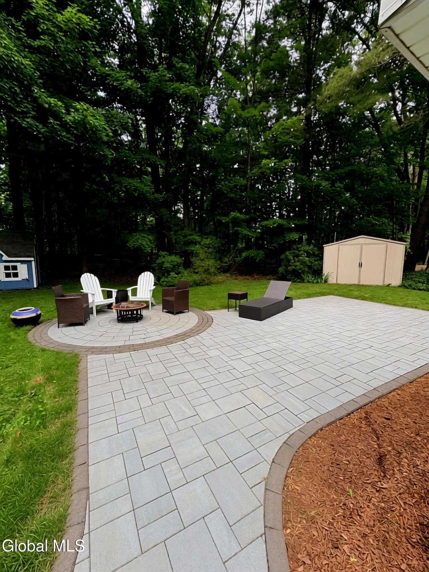4 Woodlake Drive