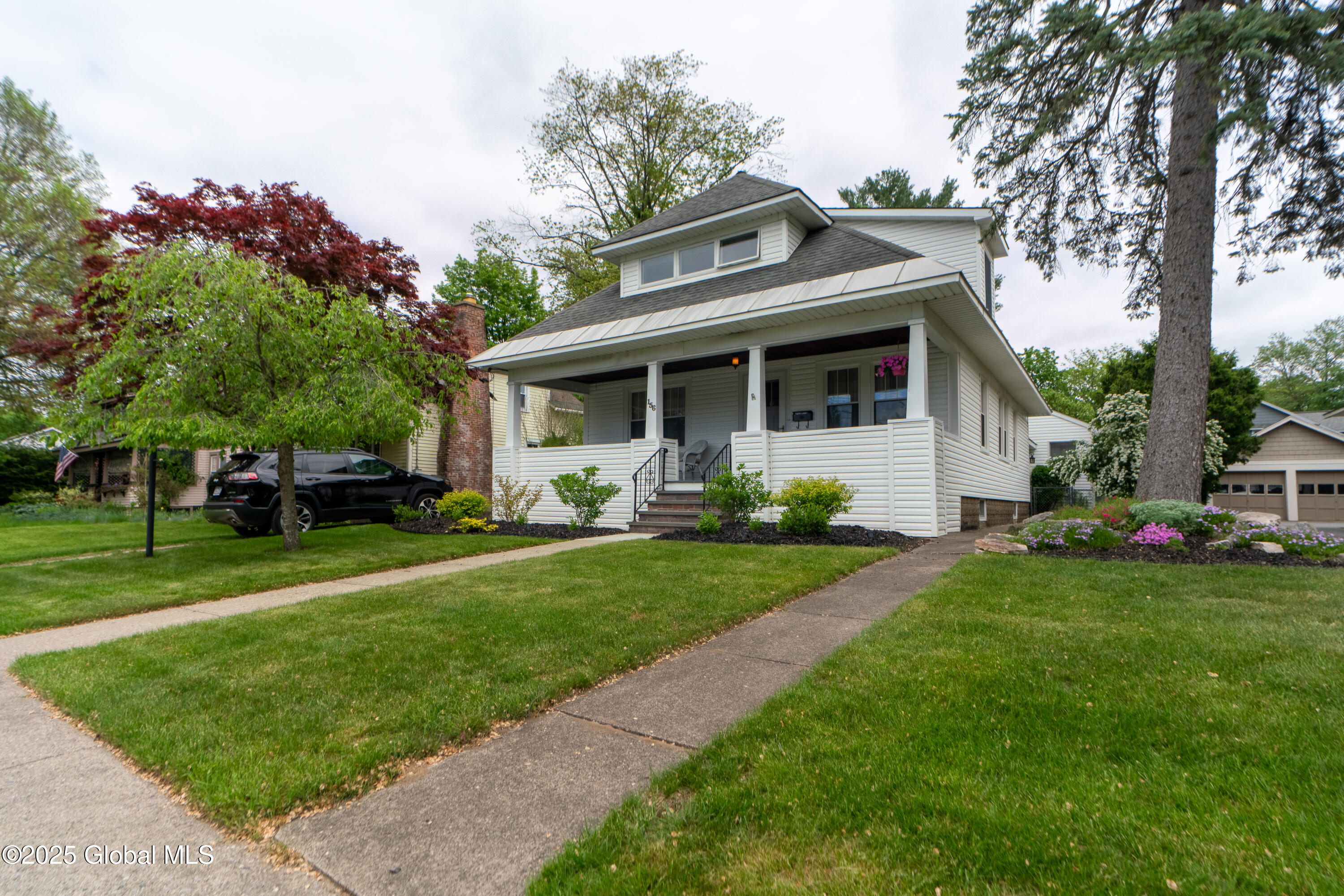 156 East Avenue, Saratoga Springs, New York image 3