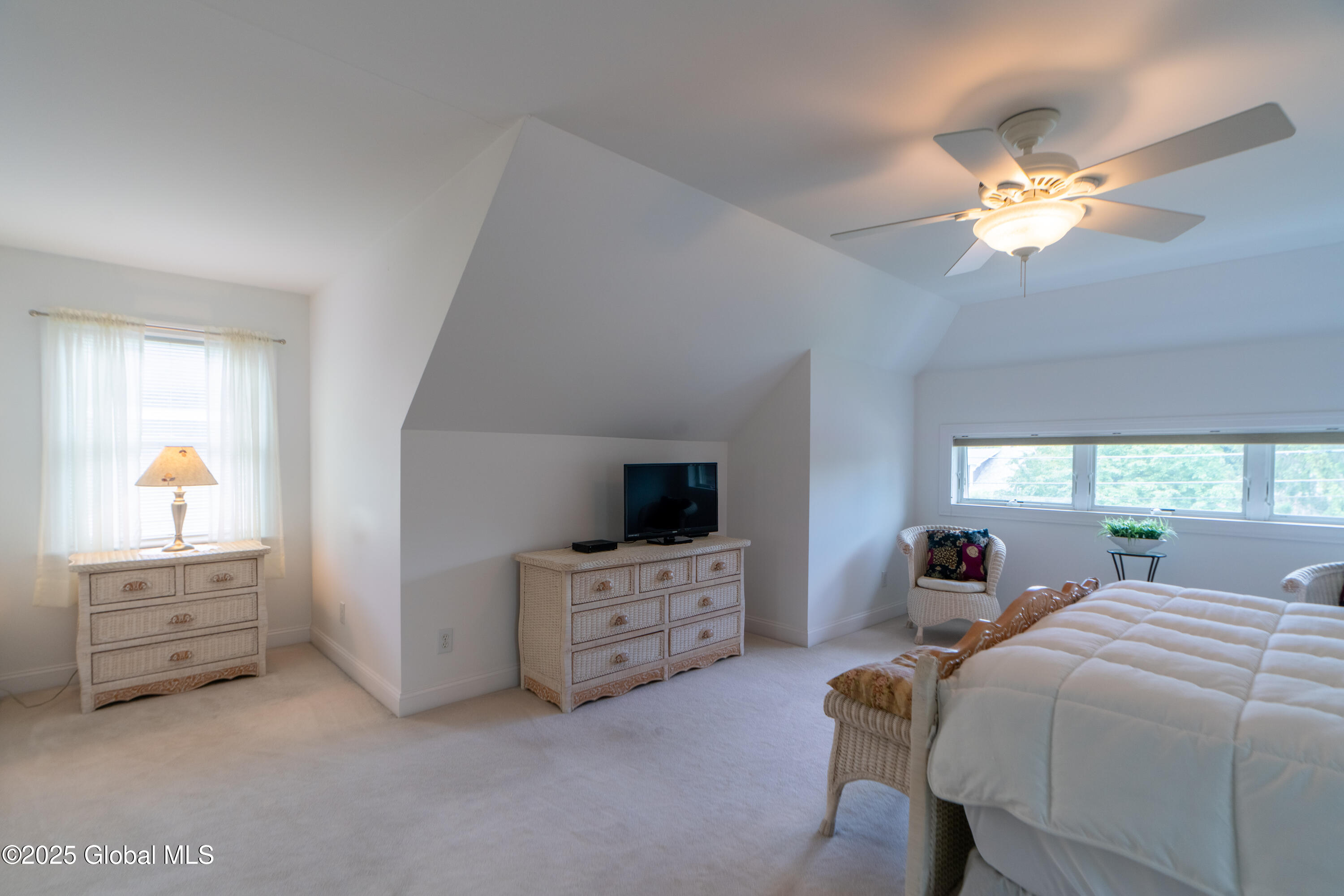 156 East Avenue, Saratoga Springs, New York image 34