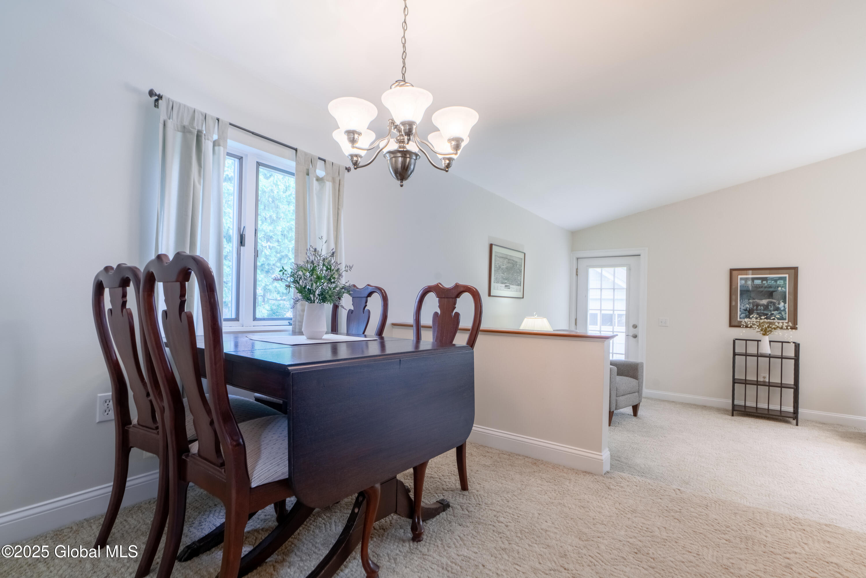 156 East Avenue, Saratoga Springs, New York image 19