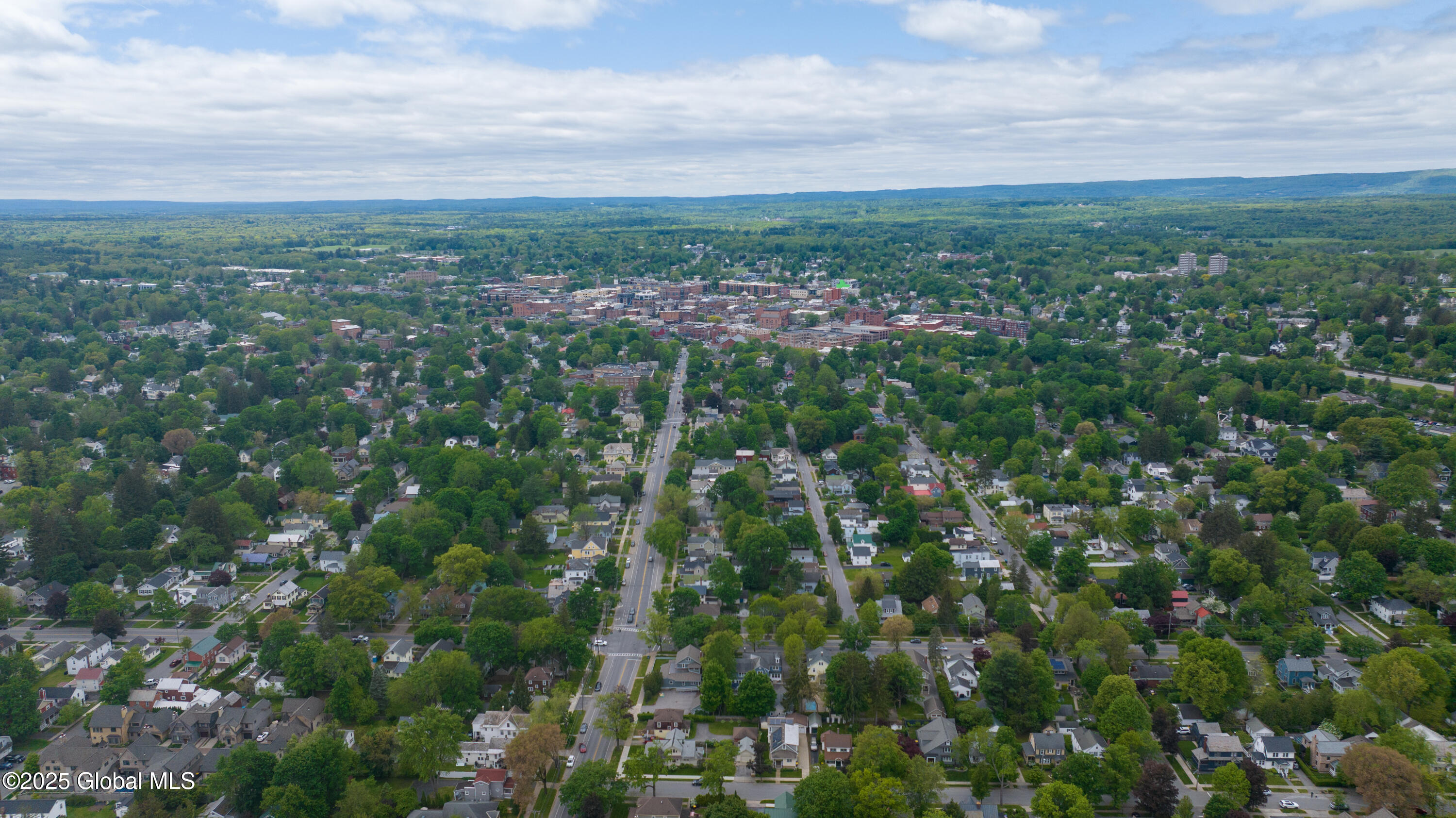 156 East Avenue, Saratoga Springs, New York image 41